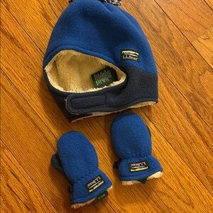 L.L. Bean Kids Blue and Cream Fleece Hat and Mittens